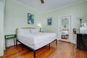 Banana's Foster Guesthouse