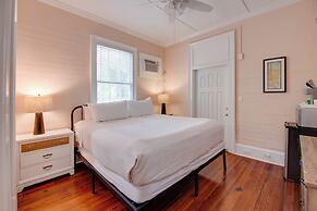 Banana's Foster Guesthouse