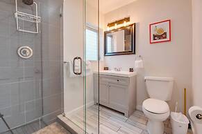 Banana's Foster Guesthouse