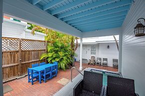 Banana's Foster Guesthouse