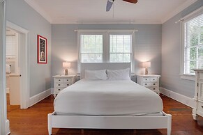 Banana's Foster Guesthouse