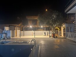 Begonvil Garden Apart