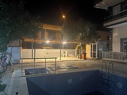 Begonvil Garden Apart