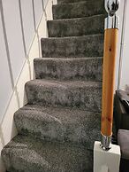 Stoke-on-trent - Apartment - Sleeps 5 - Parking