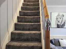 Stoke-on-trent - Apartment - Sleeps 5 - Parking