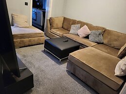 Stoke-on-trent - Apartment - Sleeps 5 - Parking