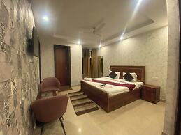 Hotel Ambience Plaza