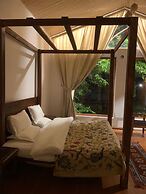 Nigeen Vista Lakeside Chalet