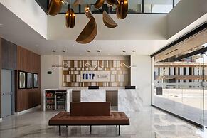 Tryp By Wyndham Ciudad Guzman Uttsa