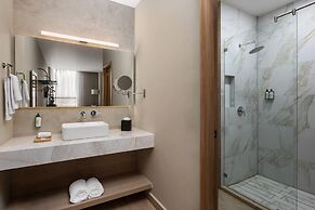 Tryp By Wyndham Ciudad Guzman Uttsa