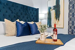 Renovated Condo 2mi  from Disney Lake