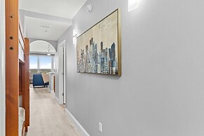 Renovated Condo 2mi  from Disney Lake