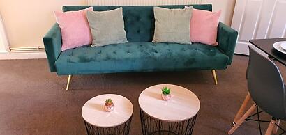 Spacious House in Stoke