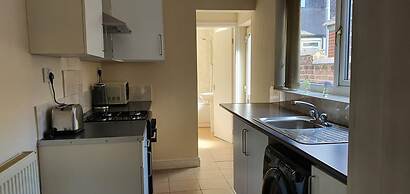 Spacious House in Stoke