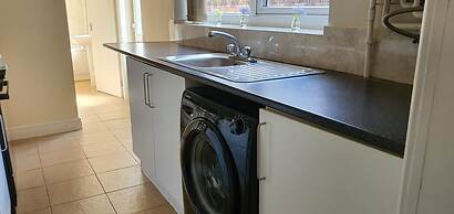 Spacious House in Stoke