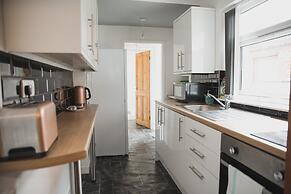 Room in Guest Room - Big Room in Leicester