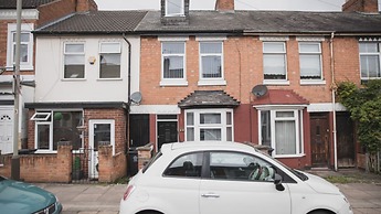 Room in Guest Room - Spacious Double Room in Leicester
