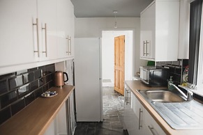 Room in Guest Room - Spacious Double Room in Leicester