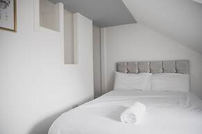 Room in Guest Room - Spacious Double Room in Leicester