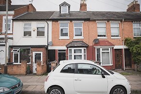 Room in Guest Room - Spacious Double Room in Leicester