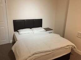 Room in Guest Room - Double Room in Leicester