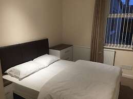 Room in Guest Room - Double Room in Leicester