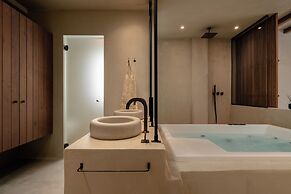 Tesoro Elegant escapes-suites