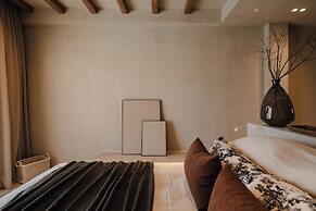 Tesoro Elegant escapes-suites