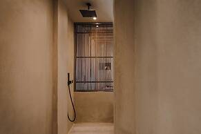 Tesoro Elegant escapes-suites