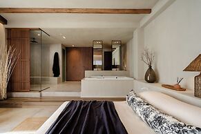 Tesoro Elegant escapes-suites