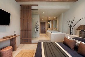 Tesoro Elegant escapes-suites