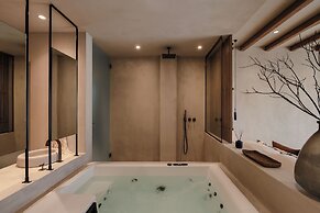 Tesoro Elegant escapes-suites