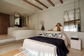 Tesoro Elegant escapes-suites