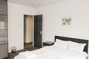 Room in Guest Room - Big Size Double Room in Coventry