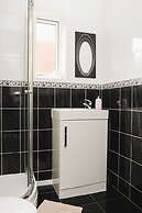 Room in Guest Room - Big Double Room in Coventry