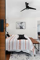 High End Home w Pool Hot Tub Gameroom