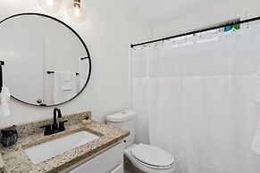 High End Home w Pool Hot Tub Gameroom