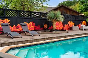 High End Home w Pool Hot Tub Gameroom