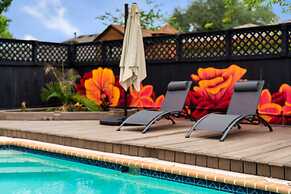 High End Home w Pool Hot Tub Gameroom