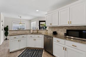 High End Home w Pool Hot Tub Gameroom