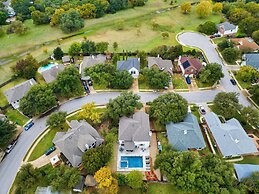 High End Home w Pool Hot Tub Gameroom