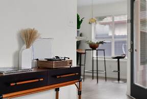 High End Home w Pool Hot Tub Gameroom