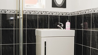 Room in Guest Room - Bright Room in Coventry