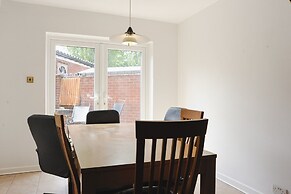 Room in Guest Room - Bright Room in Coventry