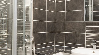 Room in Guest Room - Large Bright Room in Coventry