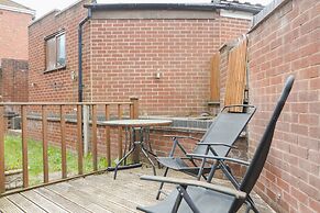 Room in Guest Room - Large Bright Room in Coventry