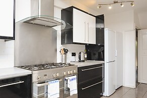 Room in Guest Room - Beautiful Large Room in Coventry