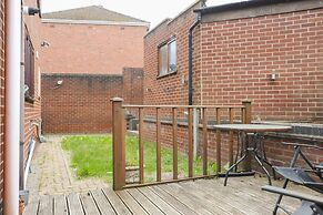 Room in Guest Room - Beautiful Large Room in Coventry