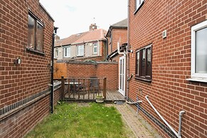 Room in Guest Room - Spacious Beautiful Room in Coventry