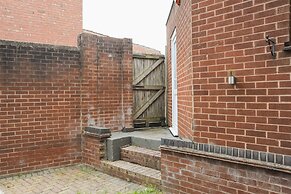 Room in Guest Room - Spacious Beautiful Room in Coventry